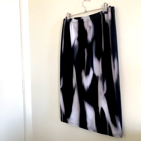 WAYNE By WAYNE COOPER Size 10 Black/White Marble Stretch Straight Pencil Skirt - Picture 7 of 11